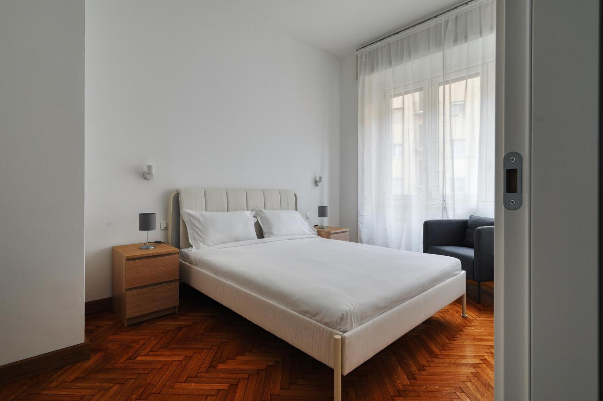 Joivy Chic 3-Bed Flat Near Colonne Di San Lorenzo Milan Exterior photo
