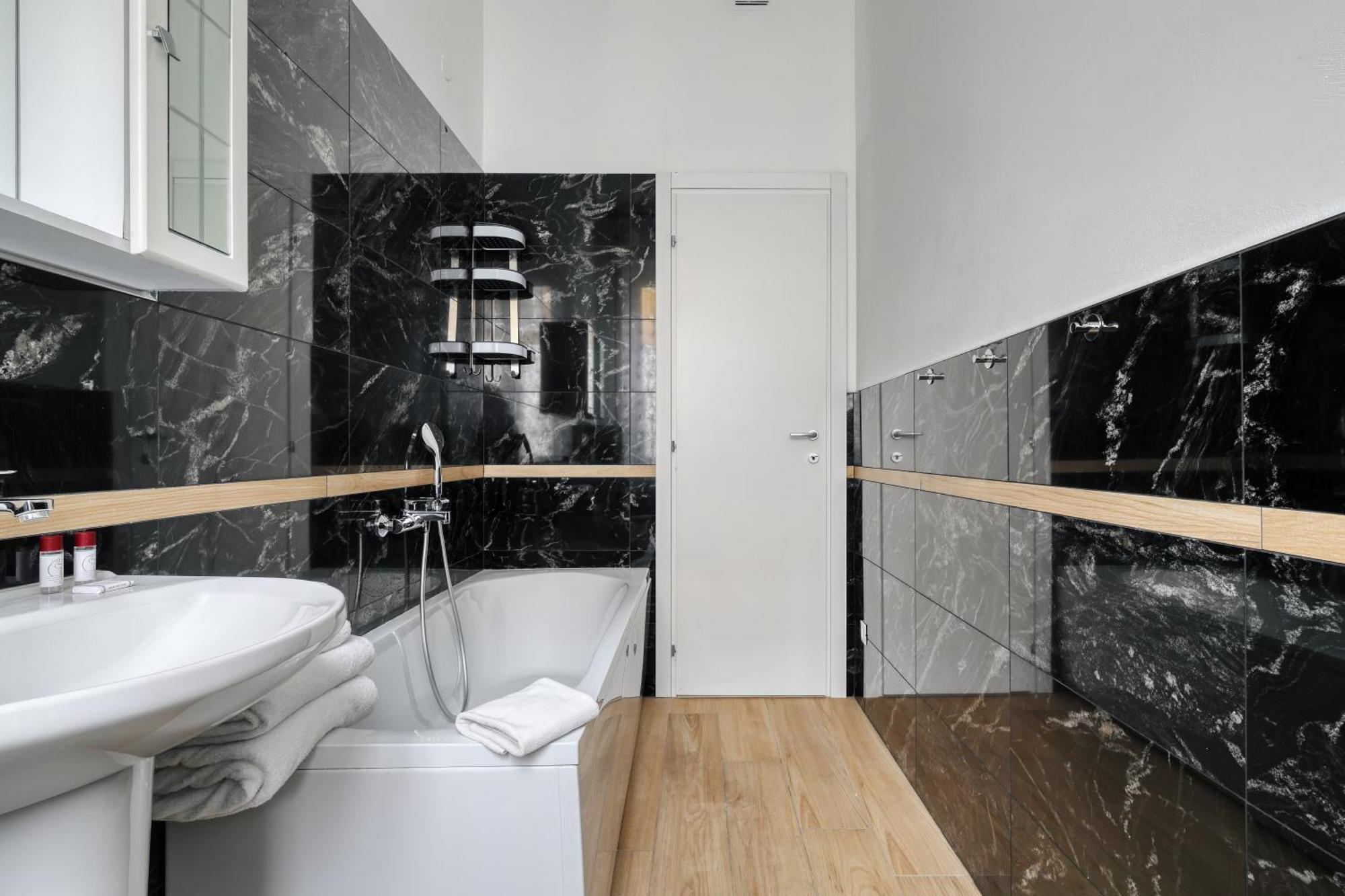 Joivy Chic 3-Bed Flat Near Colonne Di San Lorenzo Milan Exterior photo
